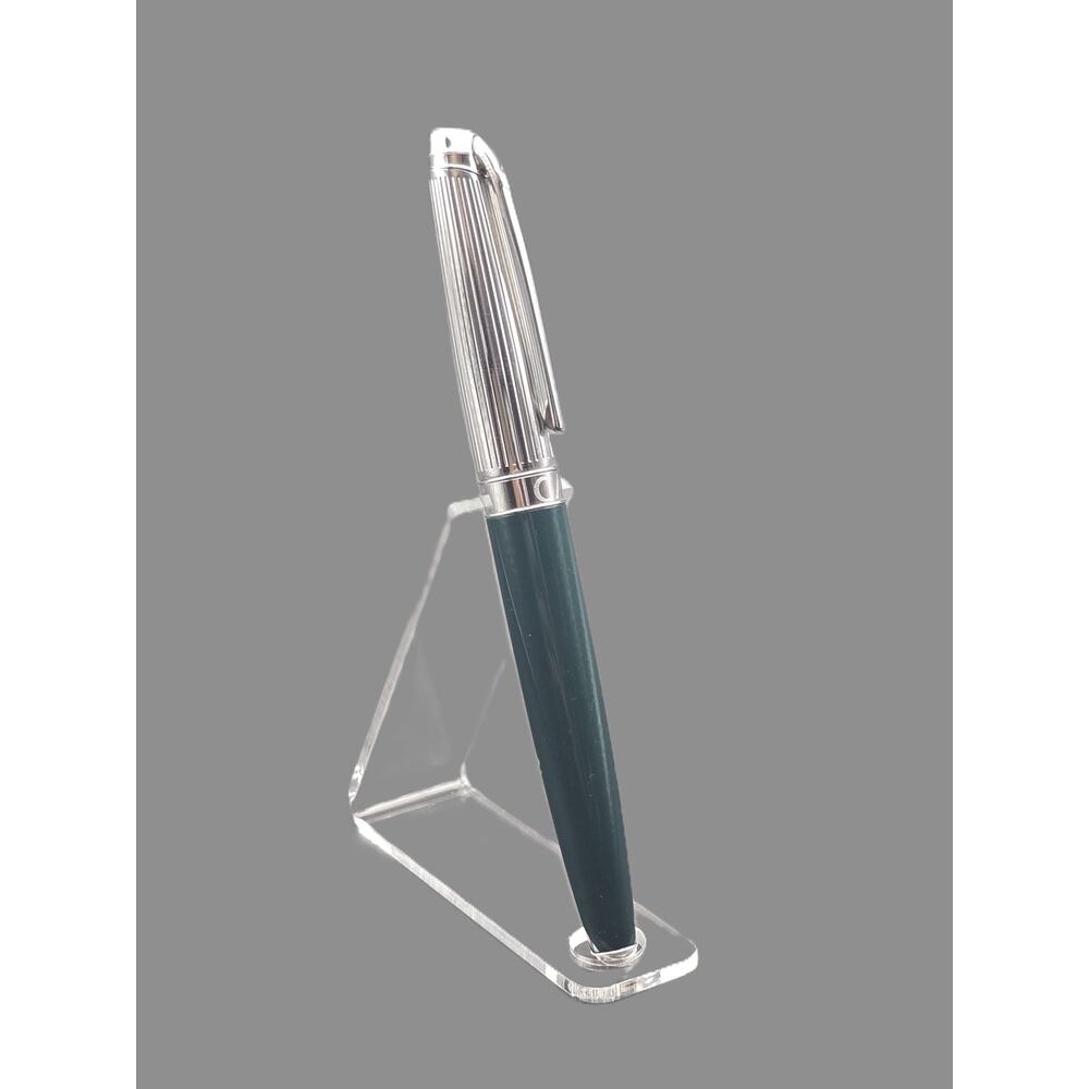 Caran d’Ache Léman Bi-Color Green Lacquer Fountain Pen 18K 750 M Nib
